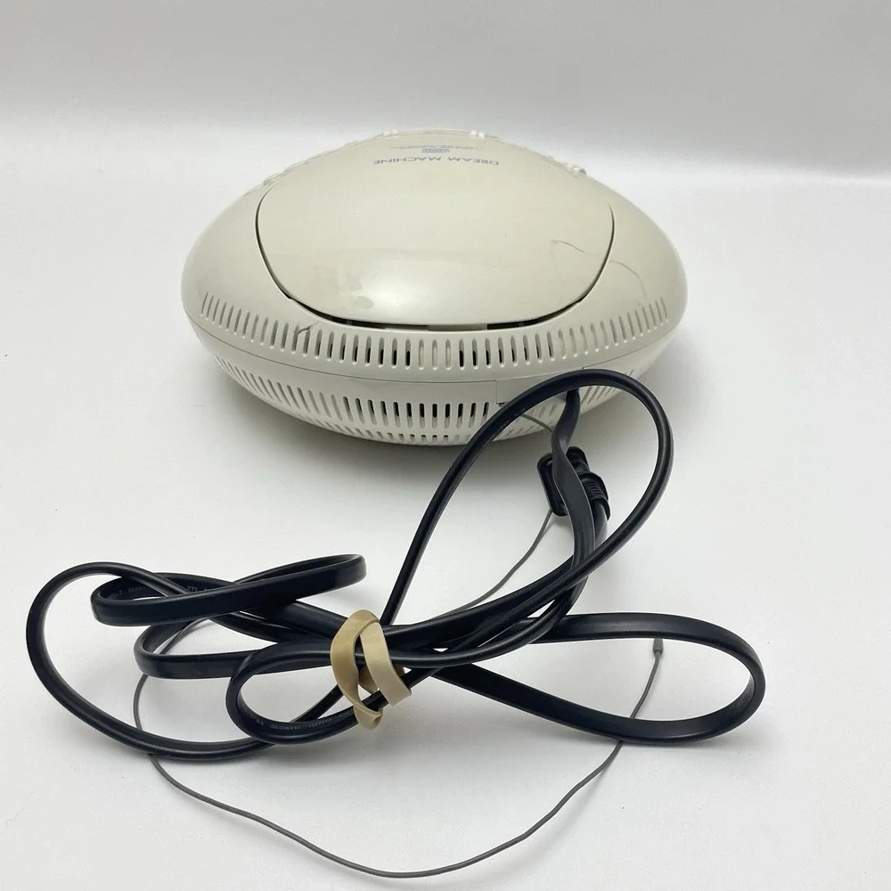 Sony White Dream Machine CD Radio Clock FOR PARTS. CD PLAYER DOES NOT WORK.